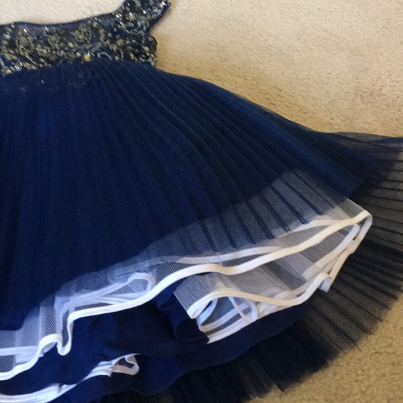 Sherri Hill Prom Dress Size 4 - Picture 4 of 8